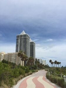 miami-astoning-buildings-hotel-to-invest